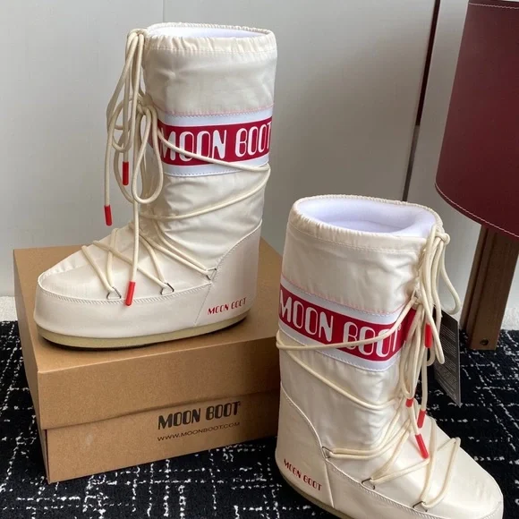 Moon Boot Women's Cream and Red Snow Boots - Picture 6 of 6